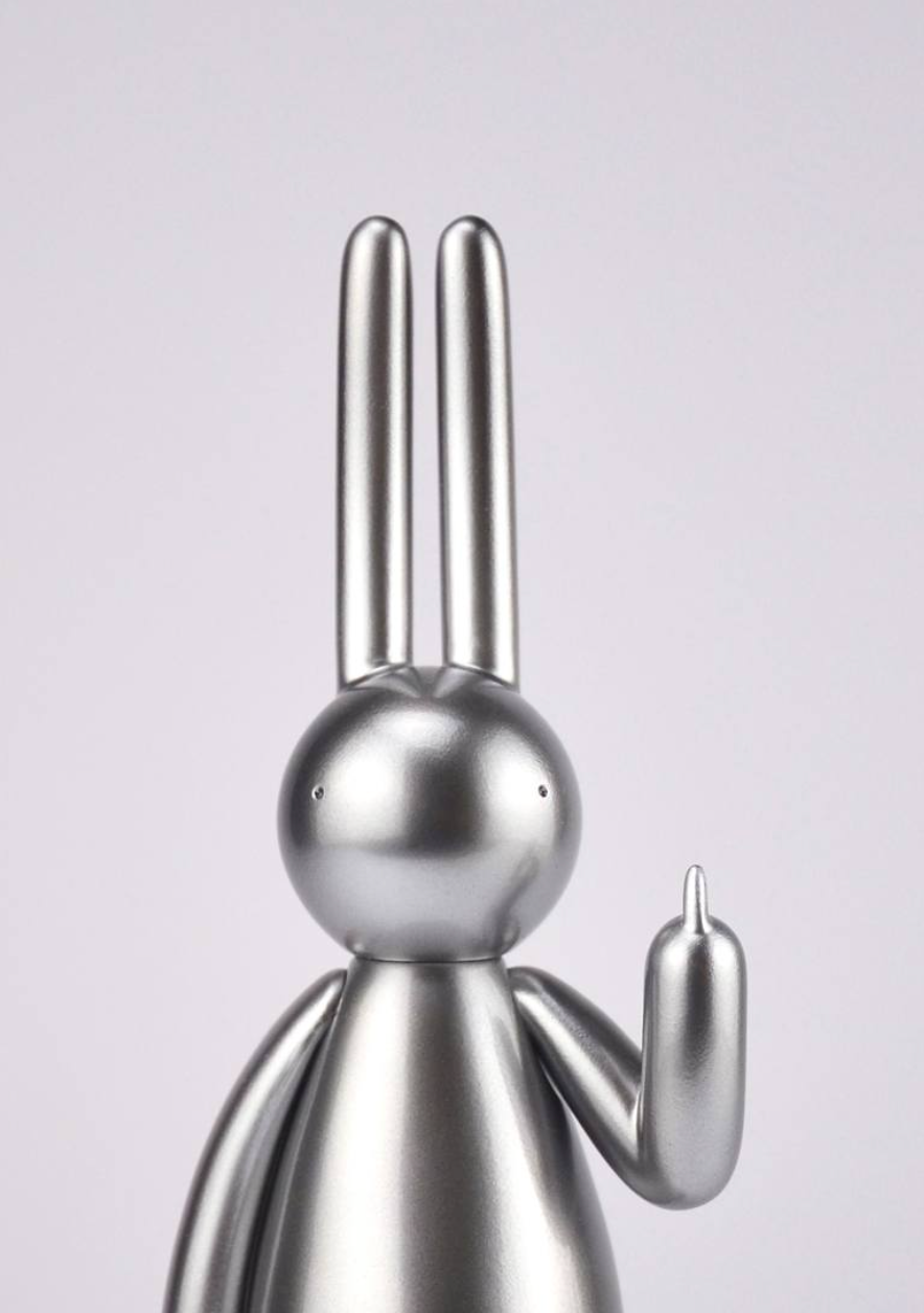 "THE WORLD OF IN-JOKES (No.6: Silver)"