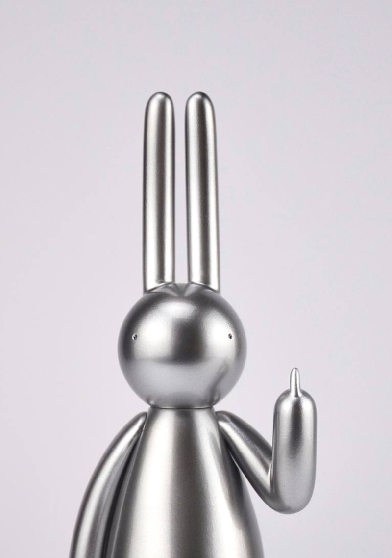 "THE WORLD OF IN-JOKES (No.6: Silver)"